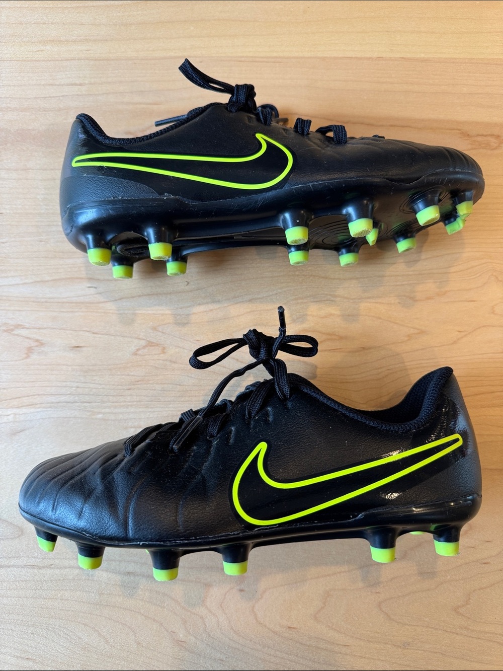 Nike Soccer Cleats Highlighter Yellow and Black Soccer Cleats Size 1Y ⚽️